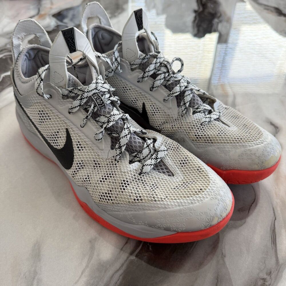 Nike Zoom Crusader Outdoor XDR Pure Platinum Crimson Grey Size 12 642855-003